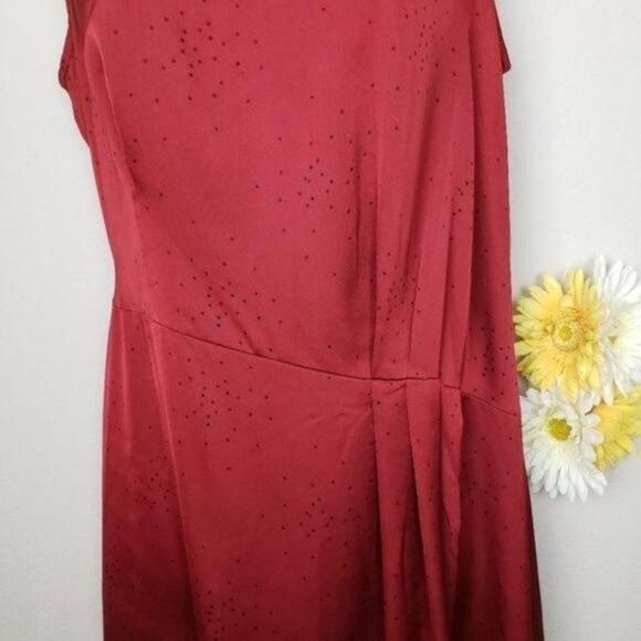 August 1 Eight v-neck asymmetrical tuck satin dress size medium - Picture 8 of 15